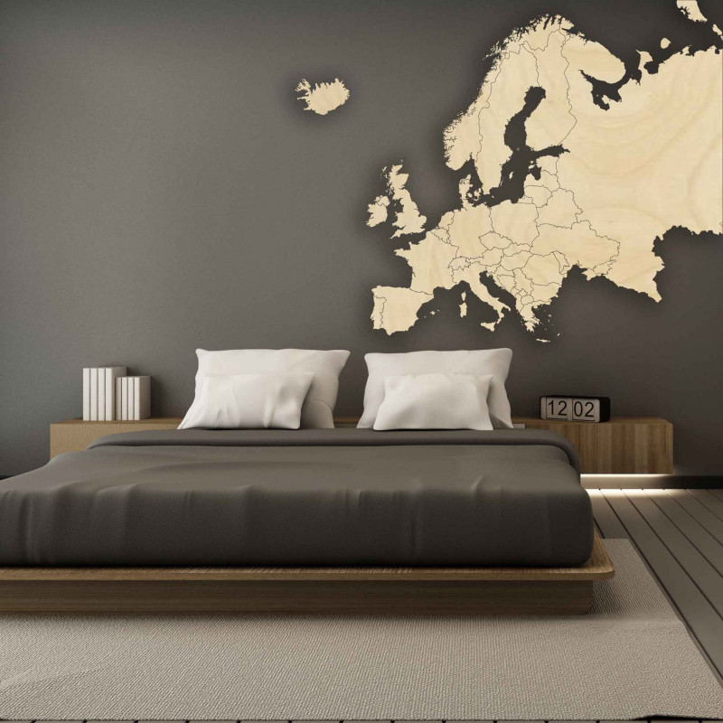 Fából készült térkép Európa falán | SENTOP