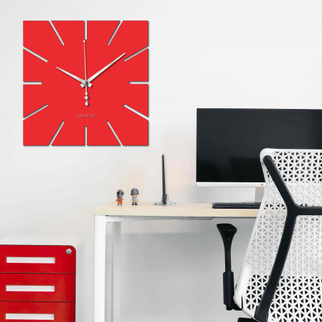 Falióra minimalista négyzet alakú dizájnnal - KAVARDI
