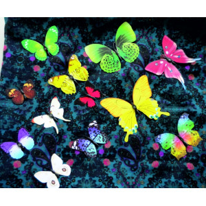 Dekorációs matricák és címkék, színes matricák és matricák a falon, 3D színes pillangók a gyerekszobában.