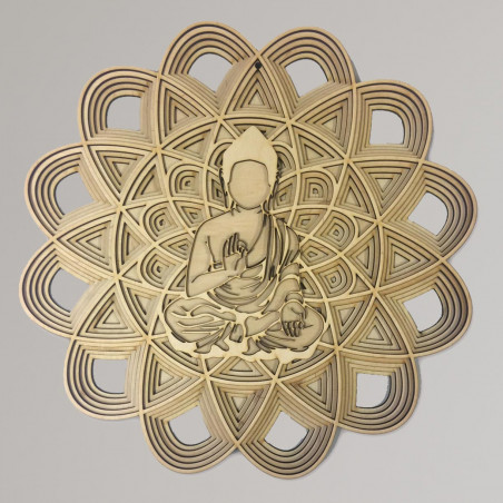 3D-s faragott fa mandala meditációs pózban lévő Buddha alakkal.