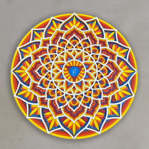 Feng shui energiával díszített fa mandala a falon 2