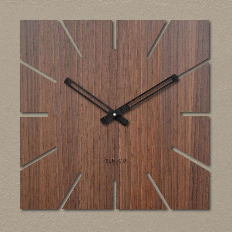 Természetes elegancia a faladon.