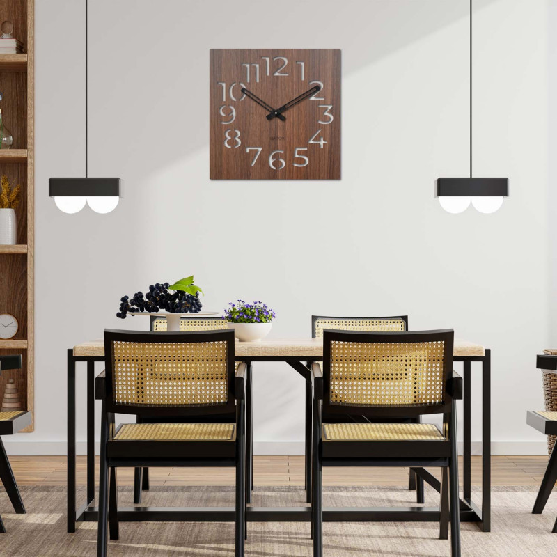 Elegáns fa falióra modern enteriőrbe Minimalista faóra merész számokkal