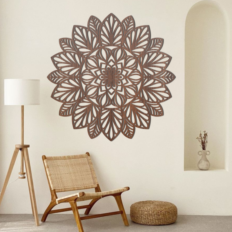 Fából készült mandala a falon