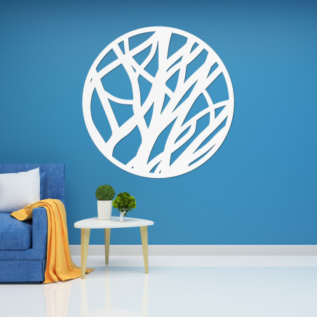 Elegáns fa dekoráció organikus mintával, amely egyedi megjelenést kölcsönöz otthonának.