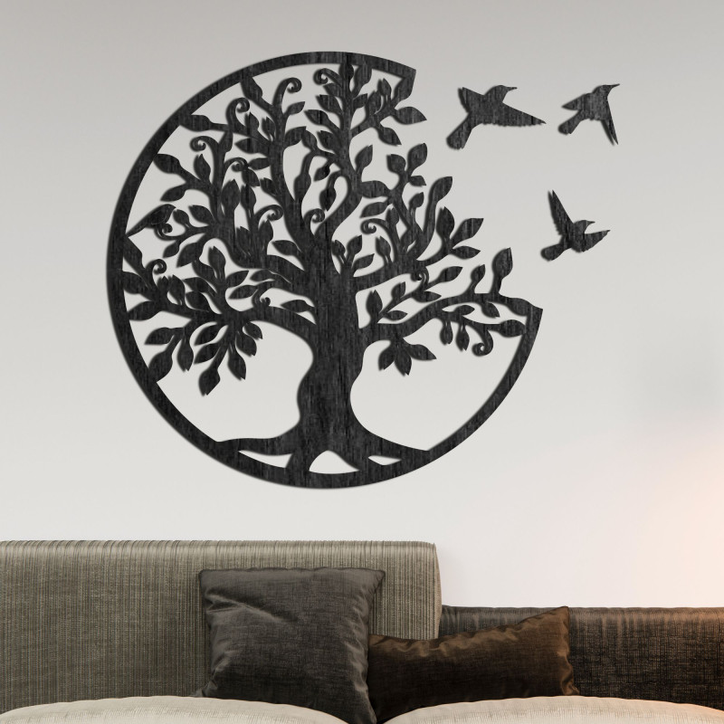 Az élet fája repülő madarakkal a szabadságot, a növekedést és a természet harmóniáját szimbolizálja elegáns, modern dizájnban.