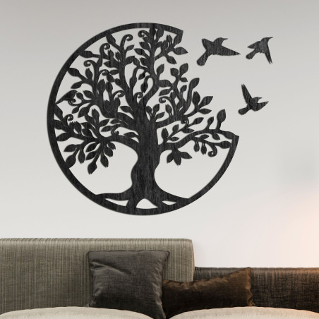 Az élet fája repülő madarakkal a szabadságot, a növekedést és a természet harmóniáját szimbolizálja elegáns, modern dizájnban.