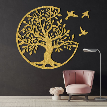 Az élet fája repülő madarakkal a szabadságot, a növekedést és a természet harmóniáját szimbolizálja elegáns, modern dizájnban.