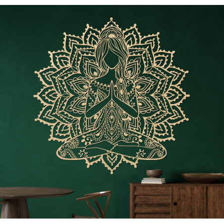 Fából készült 3D mandala jóga nő a falon - dizájn dekoráció a nappaliba egy modern és harmonikus belső térért.