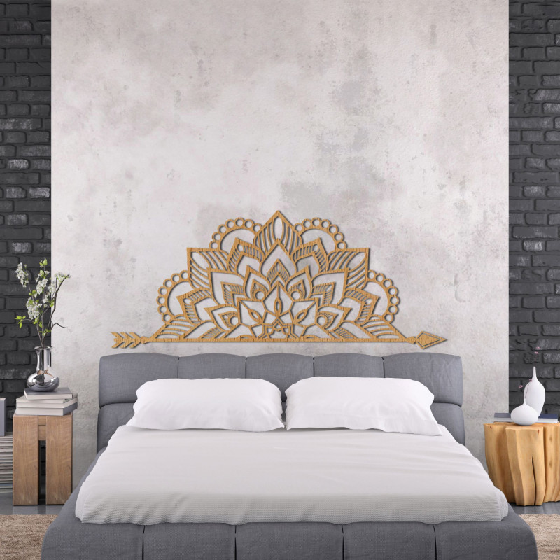 Fából készült mandala a falon, mint luxus belső dekoráció