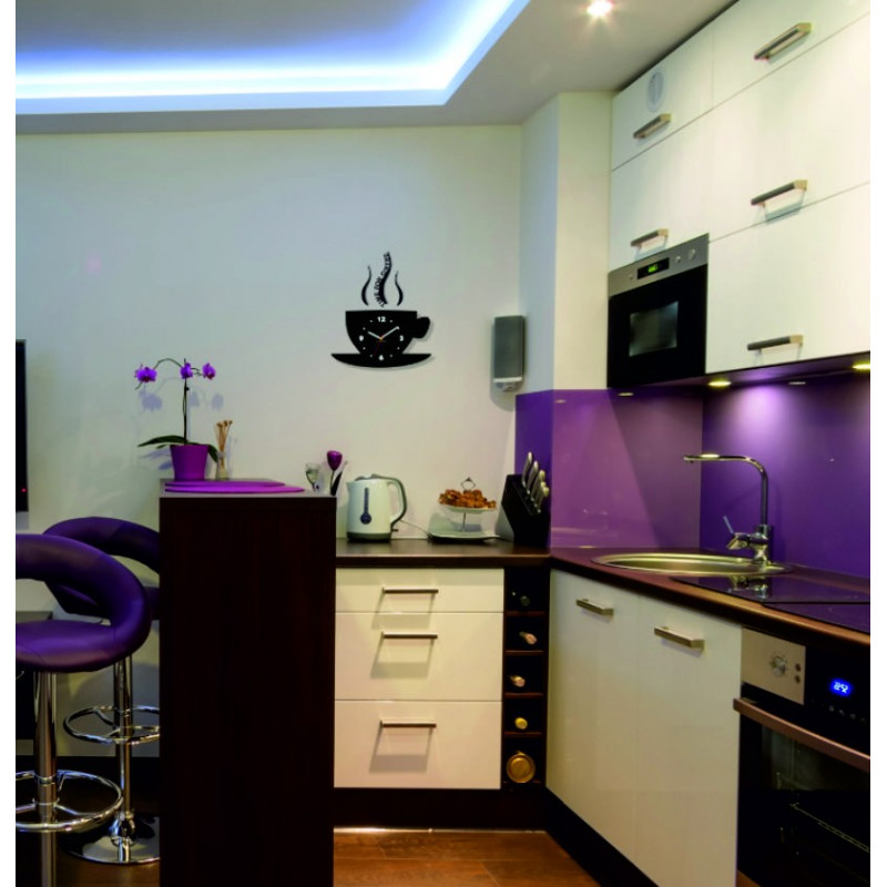 Modern plexiüvegből készült falióra. Trendi falióra ajándékba. X-momo óra. PMMA