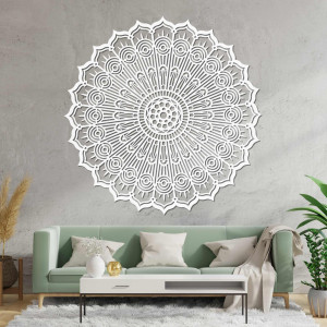 Fából készült mandala a falon 2
