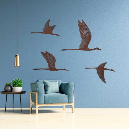 Négy jobbra repülő madár fa motívuma