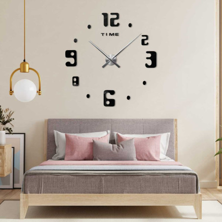 Falióra a tizenkettes szám alatt a TIME felirattal és modern numerikus stílussal.