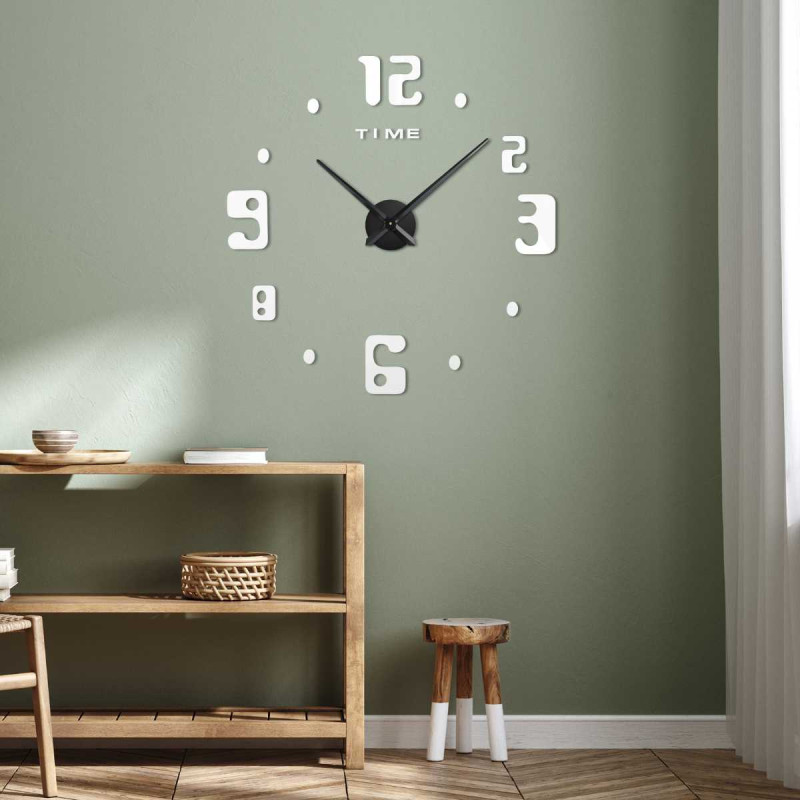 Falióra a tizenkettes szám alatt a TIME felirattal és modern numerikus stílussal.