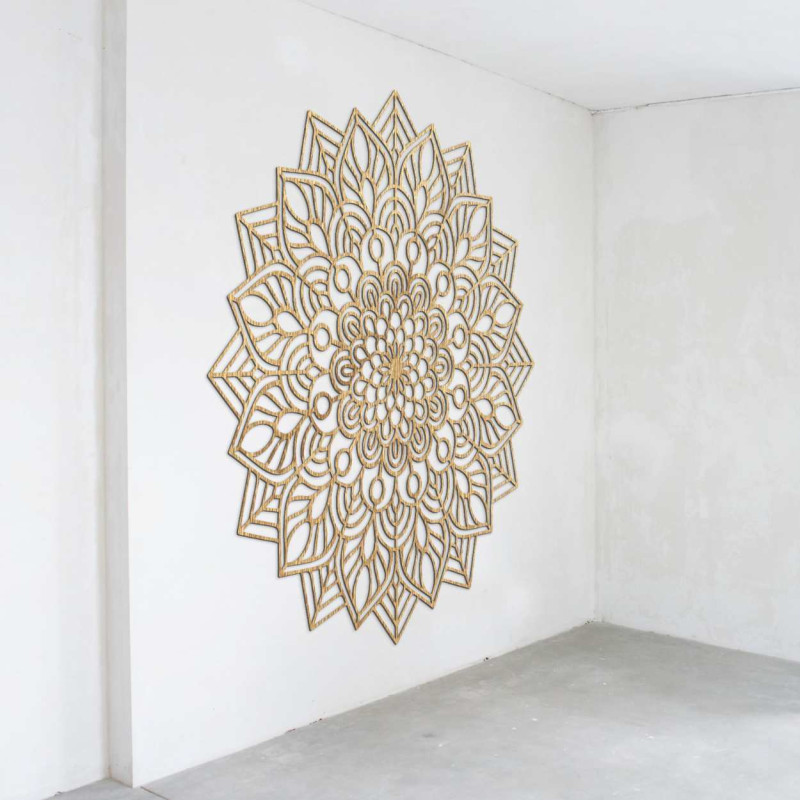 Fából készült mandala a falon, harmonikus energia - EGYENSÚLY