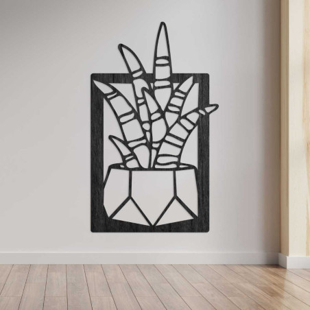 Modern, fából készült falióra egyszerű, minimalista dizájnnal.