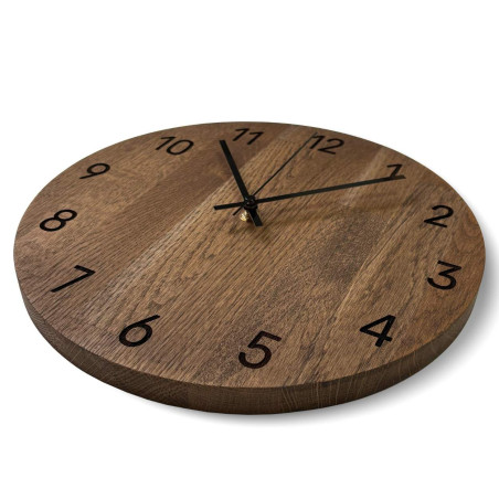 Kézzel készített falióra kiváló minőségű tölgyfából