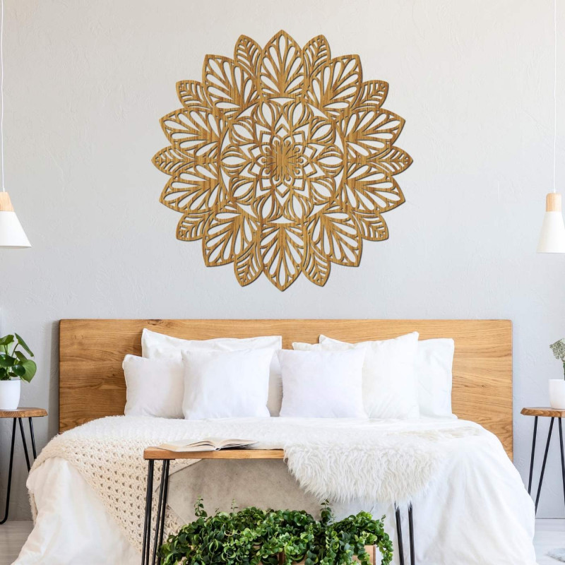 Fából készült mandala a falon - LÓTUSZ