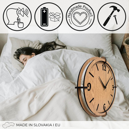Stílusos tölgyfaóra - minimalista dizájn és kontrasztos fekete részletek