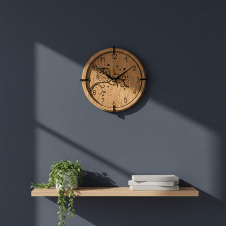 Csendes működés és gravírozott bagoly motívum a békés otthonért.