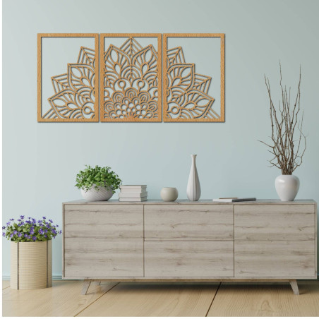 Precízen faragott mandala és óra. Művészet és természetes anyagok kombinációja.