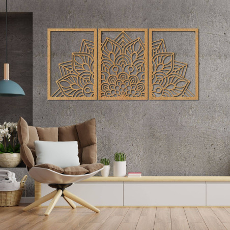 Precízen faragott mandala és óra. Művészet és természetes anyagok kombinációja.