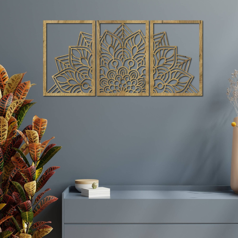 Precízen faragott mandala és óra. Művészet és természetes anyagok kombinációja.