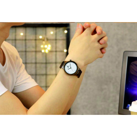 REDEAR karóra fából készült. Hölgyeim és uraim.