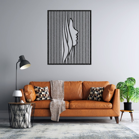 Az optikai illúziókkal és minimalista dizájnnal díszített fafestmények egyedi vizuális élményt nyújtanak a belső térben.