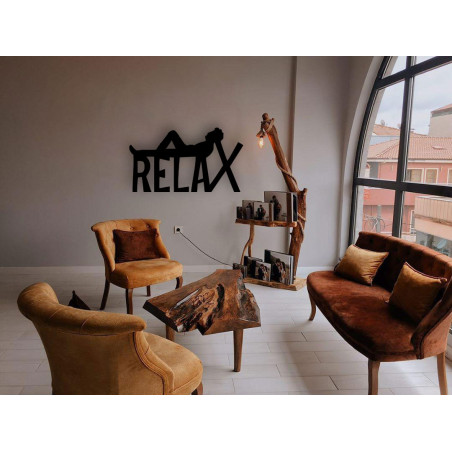 Engedd szabadjára a fantáziádat, és tedd kellemesebbé a teredet családi műhelyünkből származó fa termékekkel és dekorációkkal.