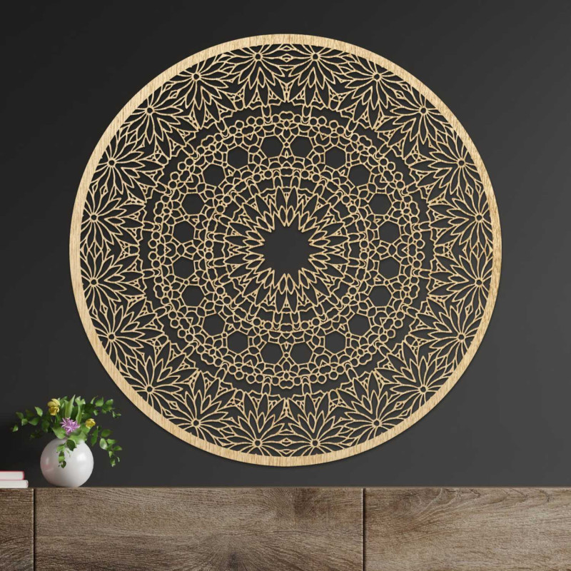Tervezői mandala a falon precíz geometrikus mintával