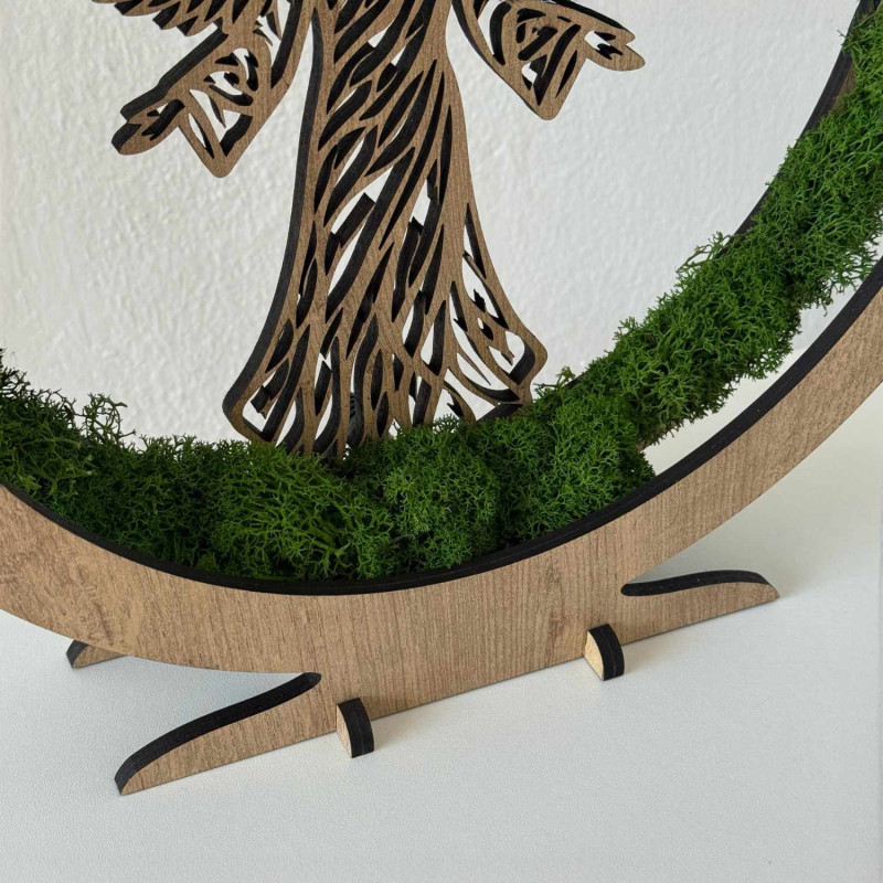 Luxus LED lámpa, fából és stabilizált mohából, az Angyal védelmezője