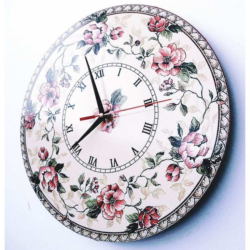 Modern falióra, falióra fából, rétegelt lemezből