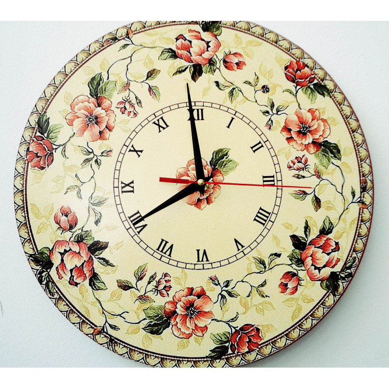 Modern falióra, falióra fából, rétegelt lemezből