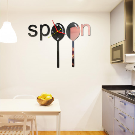 Modern óra a falon műanyagból készült. Saját gyártás, az X-momo Modern óra a falon műanyagból készült. Saját gyártás, az X-momo