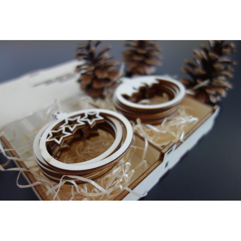 Díszek méretei, karácsonyi díszek, fa kiegészítők, díszek fából és műanyagból