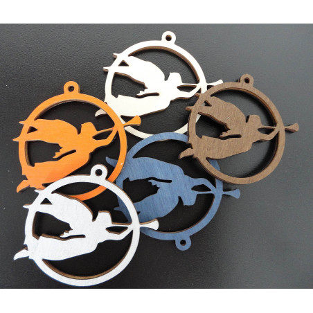 Díszméretek, karácsonyfadíszek, fa kiegészítők, fa és műanyag díszek