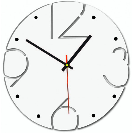 Designer falióra világos falapba vésett számokkal. Designer falióra világos falapba vésett számokkal.