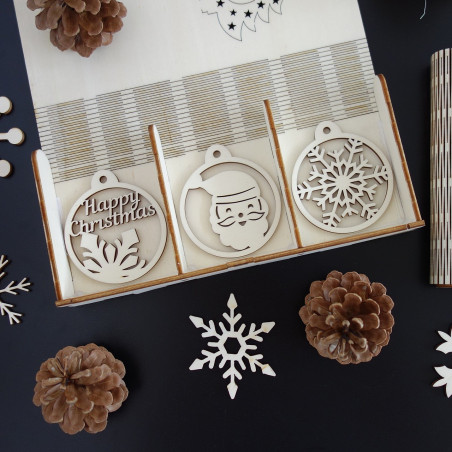 Gyönyörű karácsonyi díszekből álló fa, 1 darab 18 darab