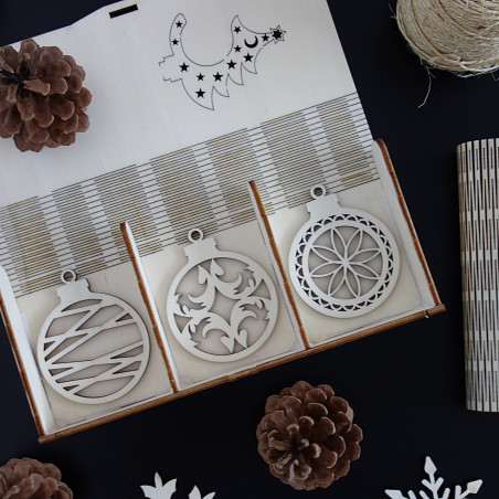 Karácsonyi díszek gyűjteménye, 1 darab 18 darab