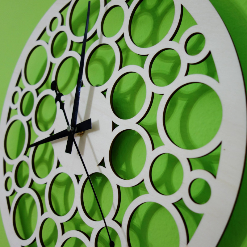 Fali rétegelt lemez fából készült rétegből az idő nyomában